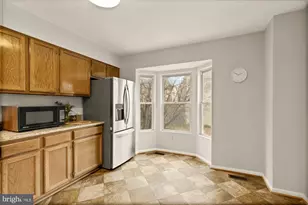 2890 Schoolhouse Cir, Silver Spring, MD 20902 - Photo 9