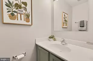 2890 Schoolhouse Cir, Silver Spring, MD 20902 - Photo 23