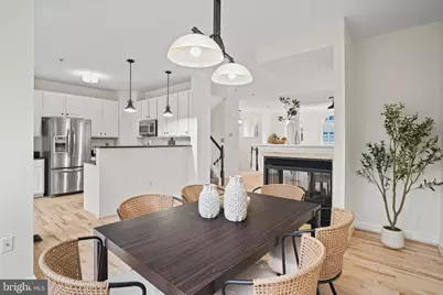 2028 Ashleigh Woods Court, Rockville, MD 20851 - Photo 9