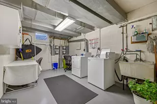 647 Azalea Dr, Rockville, MD 20850 - Photo 25