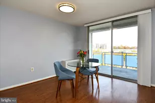 10201 Grosvenor Pl, Rockville, MD 20852 - Photo 7