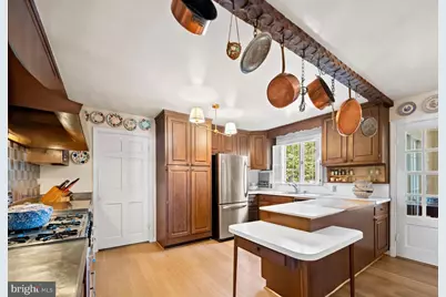 7215 Helmsdale Road, Bethesda, MD 20817 - Photo 9