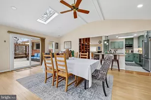 11403 Fairoak Dr, Silver Spring, MD 20902 - Photo 9