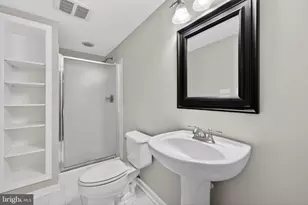 7810 Heritage Farm Dr, Gaithersburg, MD 20886 - Photo 31