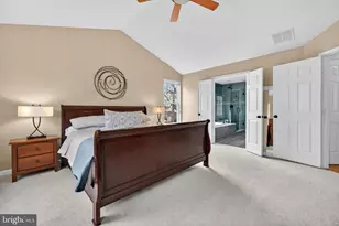 7810 Heritage Farm Dr, Gaithersburg, MD 20886 - Photo 17