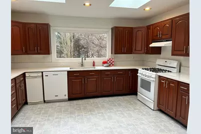 6916 Cynthia Lane, Derwood, MD 20855 - Photo 15