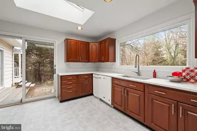 6916 Cynthia Lane, Derwood, MD 20855 - Photo 17