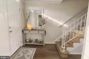 10277 Gainsborough Rd, Potomac, MD 20854 - Photo 3