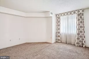 10101 Grosvenor Pl, Rockville, MD 20852 - Photo 23