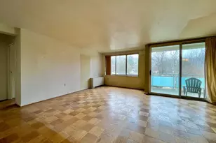 10201 Grosvenor Pl, Rockville, MD 20852 - Photo 3