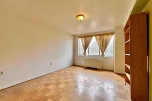 10201 Grosvenor Pl, Rockville, MD 20852 - Photo 11