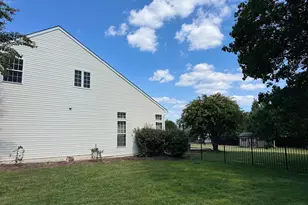 23601 White Peach Ct, Gaithersburg, MD 20882 - Photo 5