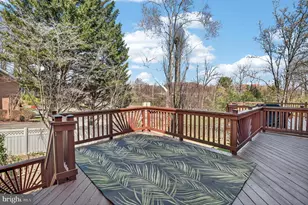 105 Crofton Hill Ln, Rockville, MD 20850 - Photo 35