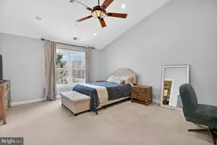 105 Crofton Hill Ln, Rockville, MD 20850 - Photo 21