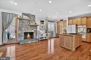 105 Crofton Hill Ln, Rockville, MD 20850 - Photo 15