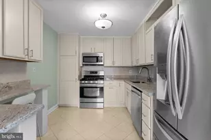 5225 Pooks Hill Rd, Bethesda, MD 20814 - Photo 11