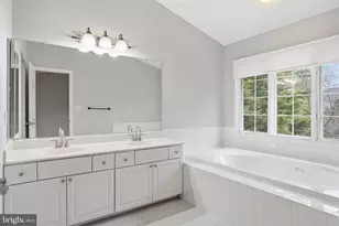 11311 Hollowstone Dr, North Bethesda, MD 20852 - Photo 23