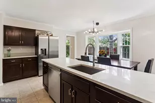 10233 Gainsborough, Potomac, MD 20854 - Photo 7