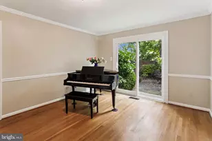 10233 Gainsborough, Potomac, MD 20854 - Photo 17