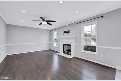 21319 Emerald Drive, Germantown, MD 20876 - Photo 7