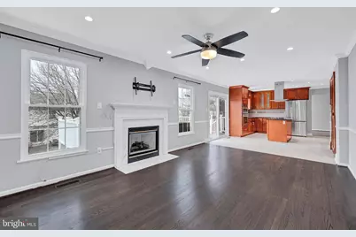 21319 Emerald Drive, Germantown, MD 20876 - Photo 9