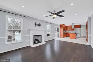 21319 Emerald Dr, Germantown, MD 20876 - Photo 9