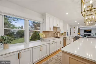 4 Olmstead Ct, Potomac, MD 20854 - Photo 15