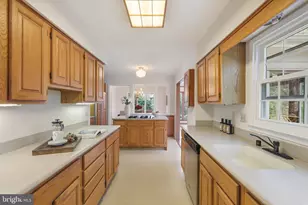 9 Trailridge Ct, Potomac, MD 20854 - Photo 31