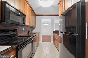 9701 Fields Rd, Gaithersburg, MD 20878 - Photo 19