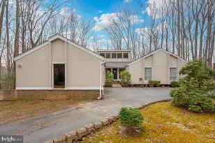 10101 Lloyd Rd, Potomac, MD 20854 - Photo 3