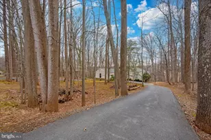 10101 Lloyd Rd, Potomac, MD 20854 - Photo 7