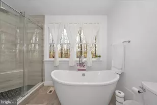 10101 Lloyd Rd, Potomac, MD 20854 - Photo 29