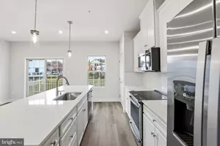 9417 Tall Oaks Ct, Montgomery Village, MD 20886 - Photo 11