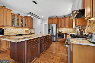 10713 Cloverbrooke Drive, Potomac, MD 20854 - Photo 11