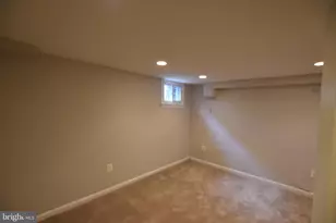 909 Maplewood Ave, Takoma Park, MD 20912 - Photo 9