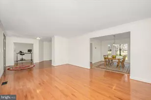 19716 Selby Ave, Poolesville, MD 20837 - Photo 13