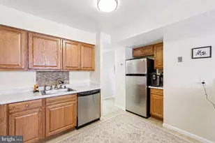 13 Pickering Ct, Germantown, MD 20874 - Photo 17
