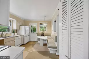 9909 Ashburton Ln, Bethesda, MD 20817 - Photo 15