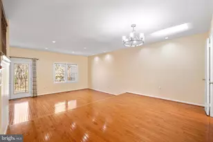 7857 Heatherton Ln, Rockville, MD 20854 - Photo 11