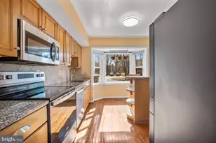 7857 Heatherton Ln, Rockville, MD 20854 - Photo 7