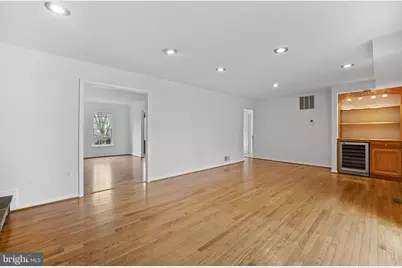 7425 Royal Dominion Drive, Bethesda, MD 20817 - Photo 11