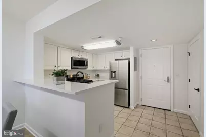 11710 Old Georgetown Road #719, North Bethesda, MD 20852 - Photo 3