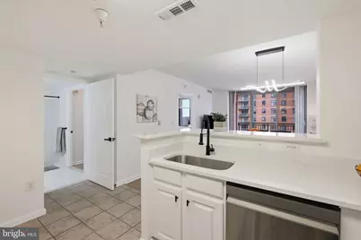 11710 Old Georgetown Road #719, North Bethesda, MD 20852 - Photo 5