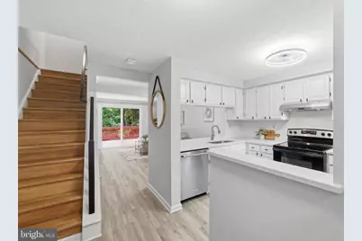 12468 Valleyside Way, Germantown, MD 20874 - Photo 5