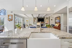 10 Meyer Point Ct, Potomac, MD 20854 - Photo 11