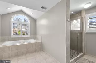 10421 Windsor View Dr, Potomac, MD 20854 - Photo 31