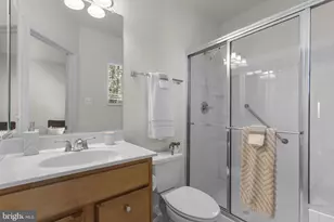 10421 Windsor View Dr, Potomac, MD 20854 - Photo 25