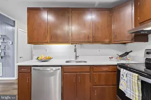 305 Patton Pl, Rockville, MD 20851 - Photo 11