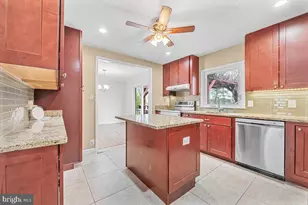 7121 Panorama Dr, Rockville, MD 20855 - Photo 11