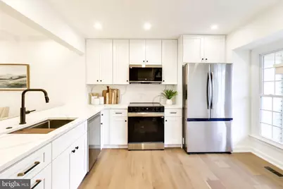 11608 Pleasant Meadow Dr, North Potomac, MD 20878 - Photo 9